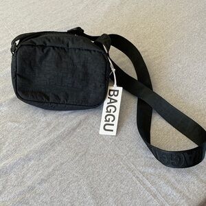 Baggu camera crossbody bag